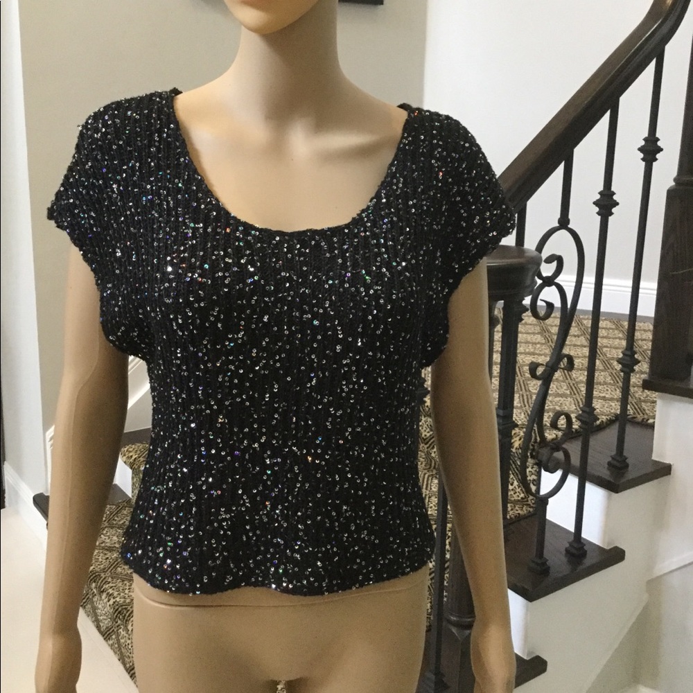 Boutique Cropped Sweater w/sequences